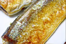 煎秋刀鱼，这样处理最重要，鱼肉鲜美，一点都不腥图片