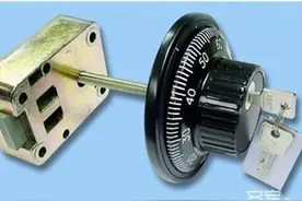 保险柜锁打不开误大事 听了开锁师傅的话，顿时茅塞顿开！图片