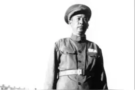 他是开国少将，周总理一句振奋人心的话，他成中国第一位受阅将军图片