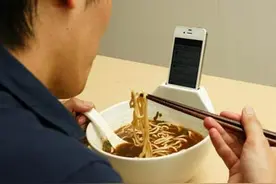 手机支架DIY，让你体验不一样的乐趣图片