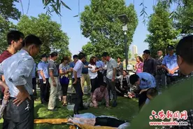 312国道淠河总干渠大桥上落水女子已被找到图片