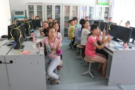 跨越时空的最美瑰宝--美式启迪儿童画公益行图片