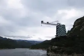 蹦极玩儿的就是心跳  ||蹦极的注意事项图片