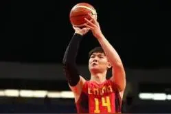 王哲林打出名堂，证明自己仍是中国男篮内线一大选择！图片