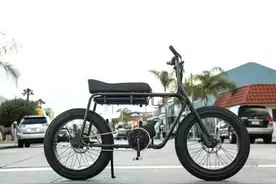 智能脚踏车，时速43公里还能帮你开汽水图片