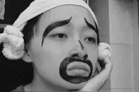 一个人的时候我总是这样来排除孤单寂寞冷的图片