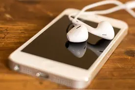 iPhone7取消耳机插孔却送转接头图片