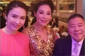 45岁的黎姿和60岁老公马廷强近照图片