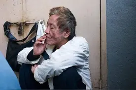 安倍经济学让日本社会倒退，穷人更穷，实拍生活艰难的日本大众！图片
