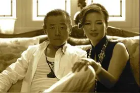周立波48岁妻子近照曝光，系公司高管身价不菲！图片