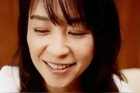 爱她就带她去听小野丽莎图片