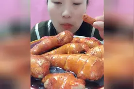 大姐的晚饭吃这些生姜，一口咬的嘎嘣脆视频封面