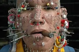 那些满脸打耳钉的人类你见过么，密集恐惧者勿入图片