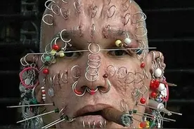 那些满脸打耳钉的人类你见过么，密集恐惧者勿入图片