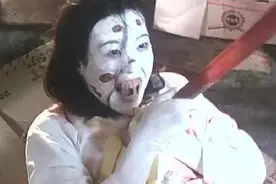 跟一群鬼魂儿看戏，还被唱戏的打的屁股开花图片