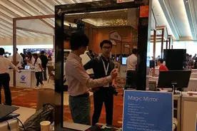 微软这款智能镜子可以识别你的表情图片