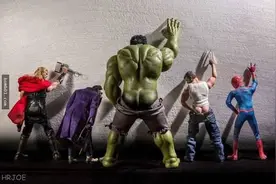 在和平的日子里！超级英雄们私底下的爆笑日常生活图片