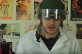 当高锰酸钾与防冻液混合，十几秒后大家居然都东闪西躲图片