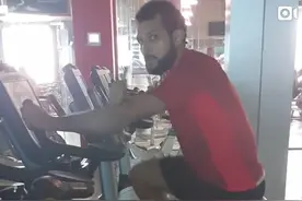 你能认出这位前中超外援吗？小马哥入乡随俗阿拉伯范十足图片