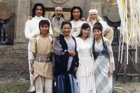 于波蔡少芬陈法蓉释小龙主演《水月洞天》时，张晋还是个小跟班！图片