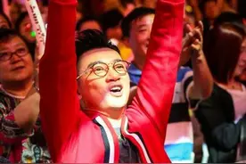情谊无价，苏有朋陈志朋演唱会温馨合体图片