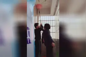 看神级老妈如何恶搞亲生儿子！视频封面