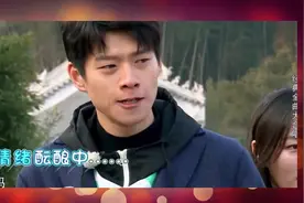 魏大勋模仿刘德华唱《爱你一万年》，余文乐小白伴舞逗笑全场！视频封面