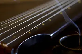 爱上穷酸书生她被哥哥软禁，被迫另嫁他人后她做了件疯狂事图片