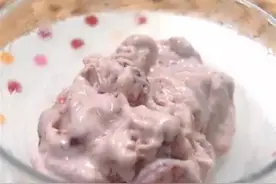 天热了,要吃这样的草莓冰淇淋才能改变你的夏天图片