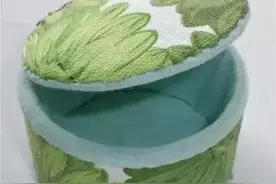 废品再造——胶带纸芯旧物改造——可爱的饰品收纳盒、首饰盒做法图片