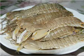越难剥越美味，皮皮虾VS小龙虾！图片