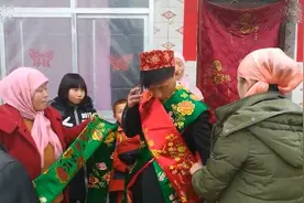 回族婚礼习俗,搭红