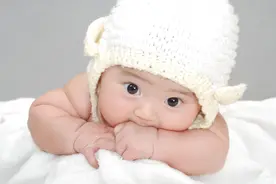 出生8天的确诊脊髓栓系是否越早手术越好？图片