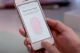 夏天到了，指纹解锁时这个尴尬的问题你碰到了吗？图片