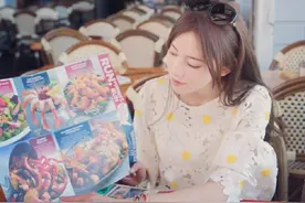 大美妞儿到夏威夷，看裙子重点是裙纸不是脸图片