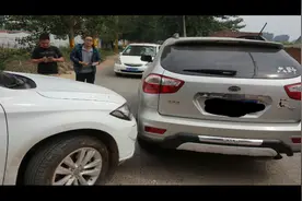 难题！在没有交通标线的路上发生两车事故该如何判定责任？图片