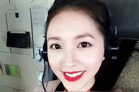 阿酋航空越南空姐红制服美的冒泡，网友直呼“要坐她那班航班”！图片