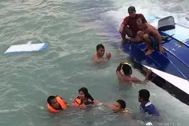 泰国苏梅岛36人快艇沉没3死1失踪 雨季谨慎出海！图片