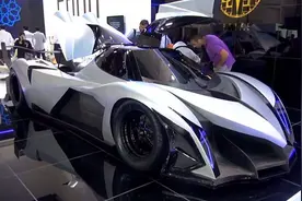 5000马力怪兽 Devel Sixteen惊现迪拜车展图片