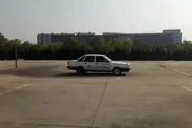 南京交院风光之后，却隐藏着这样一个练车之处，让我们一起看看视频封面