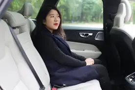 沃尔沃XC60没有加长轴距，坐进后排依然能满足日常家用的需求！视频封面