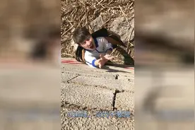 大兄弟遇到伤心事，朋友这样劝，还有没有爱了！