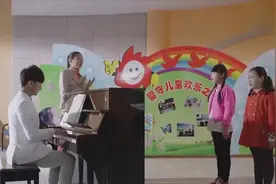 关晓彤与牛骏峰有了可爱小宝宝，一家三口真幸福视频封面