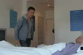 失踪多年的弟弟来看姐夫，姐夫睁开眼第一个动作就是要扇他耳光视频封面