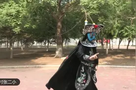 川剧变脸吐火慢速版来袭，即使这样观众都无法看出端倪视频封面