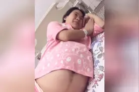 三胞胎母亲分娩前视频，看着都疼，母亲都太伟大了！视频封面