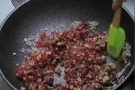 蘿蔔糕—7斤蘿蔔1斤粉柔軟不散開的配方视频封面