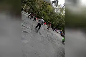 大爷你跑不起来就别跑了视频封面