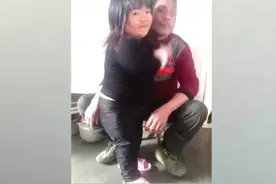 35岁的她嫁给了60岁老头，爱情是没有身高和年龄界限的！视频封面