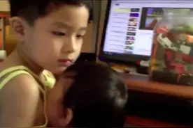 妹妹犯错哭着找哥哥，哥哥的反应好有爱视频封面